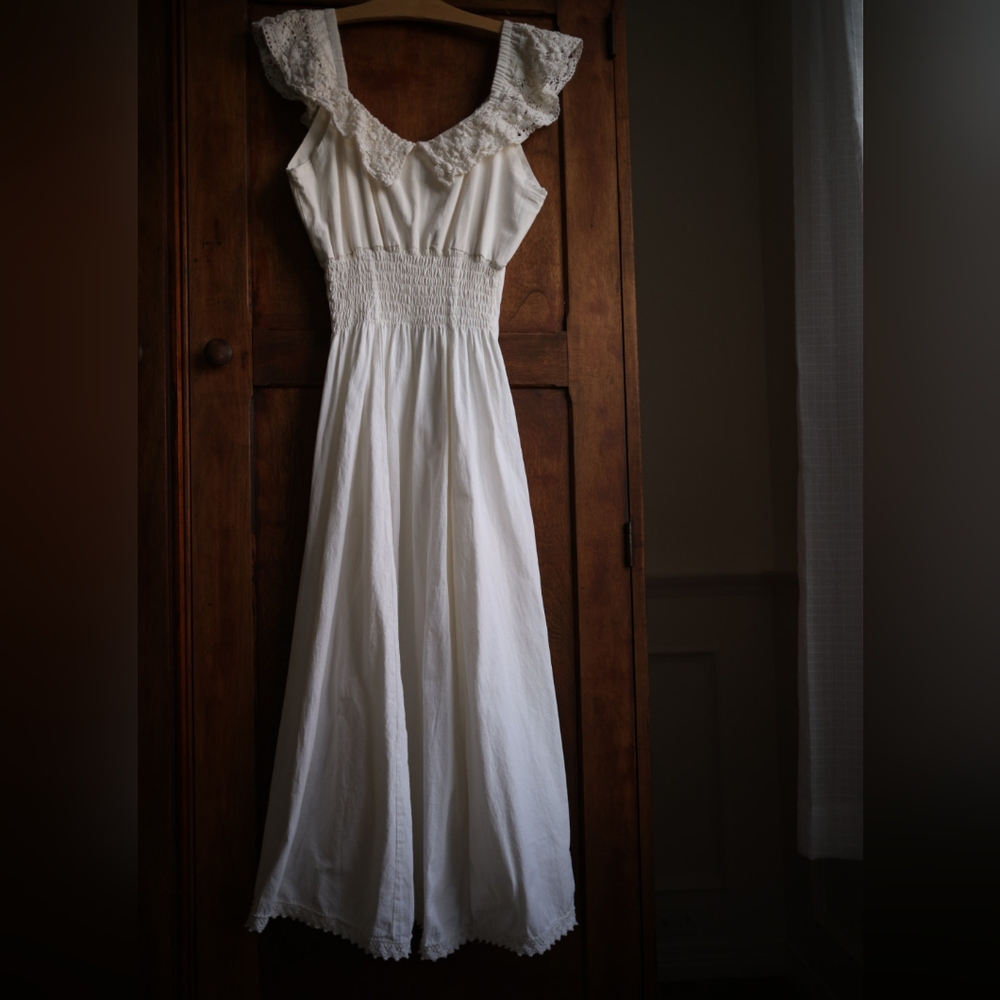 Elegant White Maxi Dress